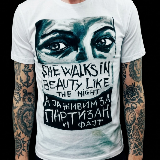 Majica “She walks”, bela